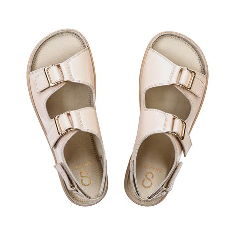 women barefoot sandals 3