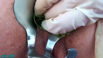 Ortigas Culo Puño Inserción Anal Ortigas con Espéculo XVIDEOS