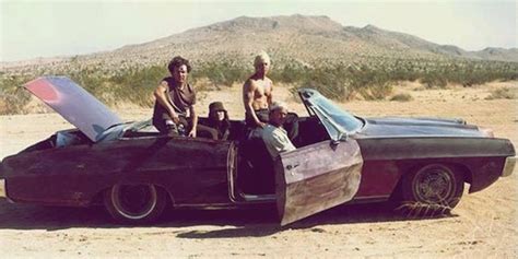 A Fond Red Hot Chili Peppers Give It Away De L Essence Dans Mes Veines