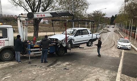 Edirnede Kazaya Kar An S R C Otomobiliyle Olay Yerinden Ka T