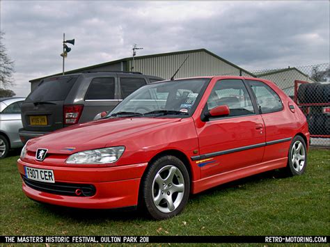 PEUGEOT 305 - Review and photos