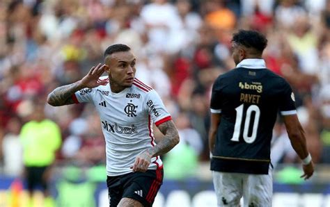 Flamengo Se Imp E E Aplica Maior Goleada Da Hist Ria Sobre O Vasco