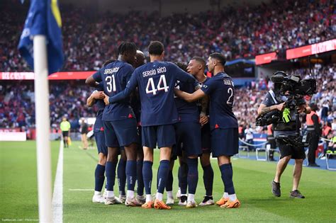 Mercato Le Psg Boucle Une Vente M