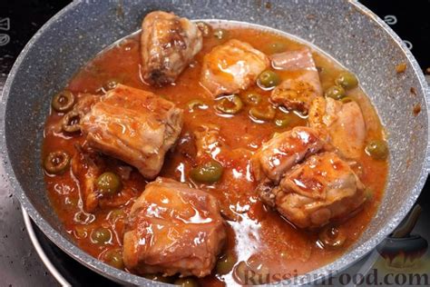 Рецепт: Кролик, тушенный с томатами, оливками и белым вином на ...