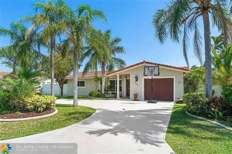 The Cove Deerfield Beach Florida Neighborhood - By The Sea Realty