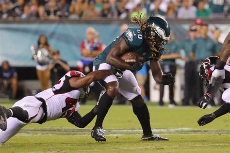 Eagles offense quickly plagued by injuries against Buccaneers