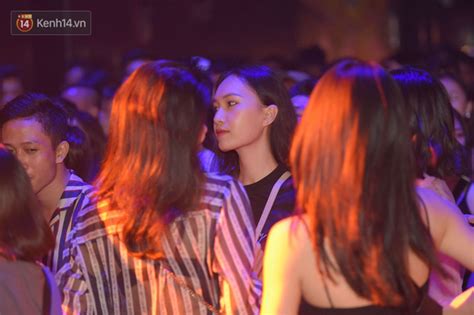 Ngắm loạt ảnh gái xinh kéo hội đi đu đưa lễ Trung thu Không có hot nhất chỉ có hot hơn