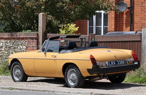 Lrv R Mgb Roadster Nivek Old Gold Flickr