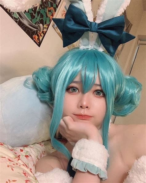 真人扮演cosplay初音未来公主殿下 公式服和假发成本不低