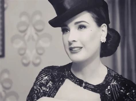 Mode Dita Von Teese Sa Nouvelle Collection De Lingerie Sign E Von