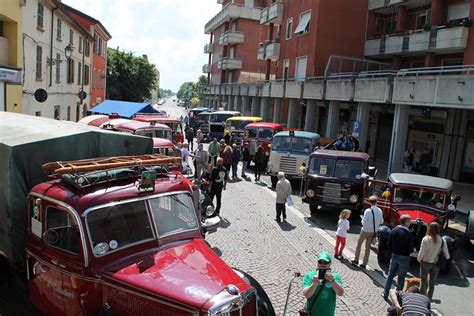 FIORENZUOLA Festa Di Primavera Anticipo D Estate Musica Mercatini