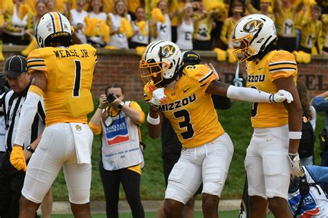 A Mizzou Fans Notes Tigers Make Quick Work Of The Minutemen Rock M