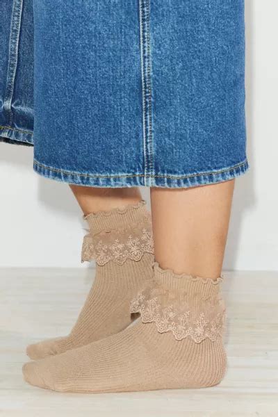 Ruffle Ribbed Crew Sock Urban Outfitters