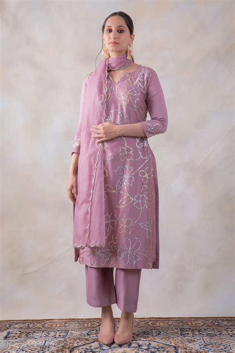 Buy Purple Chanderi Silk Embroidered Sitara Round V Floral Kurta Pant