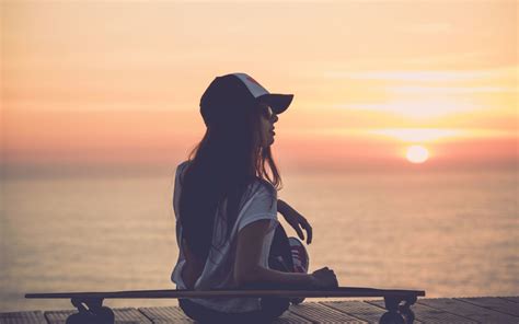 Wallpaper Sunlight Women Outdoors Sunset Sea Brunette Sitting