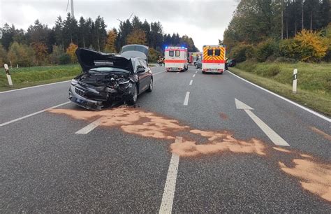 Hunsrück Crash auf der B327 mit drei Pkw Drei Verletzte bei