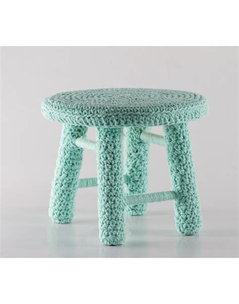 Banquinho de crochê Nude Tam P