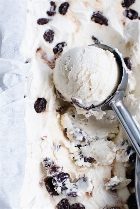 HELADO DE RON CON PASAS SIN MÁQUINA DE HELADOS Sol Gundaker