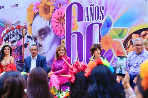 Presencia Gobernadora Lorena Cuéllar Desfile de Tlaxcala La Feria de