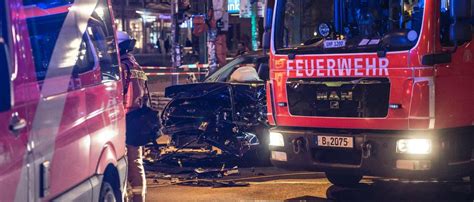 Berlin Friedrichshain Sieben Verletzte Bei Unfall Auf Der Frankfurter