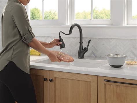 8 Reasons Youll Love A Touchless Kitchen Faucet Delta Faucet Blog