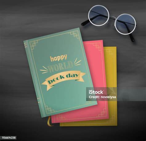 Tumpukan Buku Buku Berdiri Vertikal Terisolasi Di Latar Belakang Putih