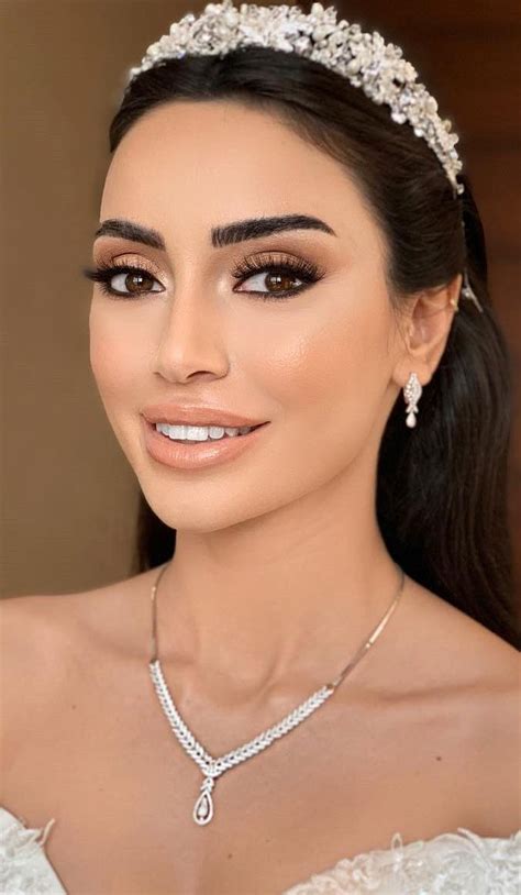 35 Beautiful Wedding Makeup Looks Beautiful Wedding Makeup Brunette Makeup Wedding Makeup Looks