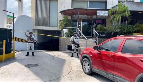 Tragedia en Cancún Hombre ejecutado con siete disparos en Plaza