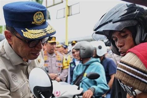 Foto ASDP Siagakan Enam Kapal Untuk Layani Pemudik Yang Menyeberang