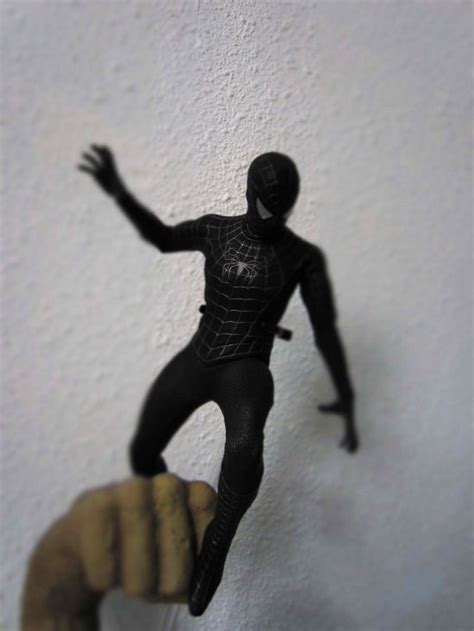 Spiderman Hot Toys Black Suit