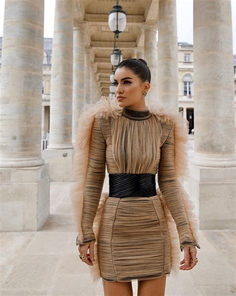 Vestido Nude Maneiras De Usar Essa Pe A Elegante E Vers Til