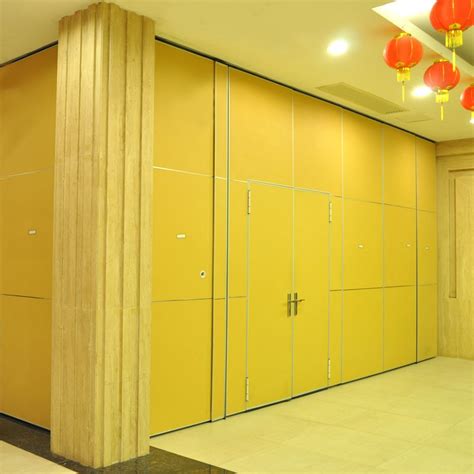 Operable wooden sliding wall partition application to banquet hall Wall ...