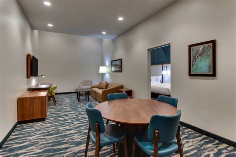 Photos Of Fairfield Inn And Suites Birmingham Downtown Marriott Bonvoy