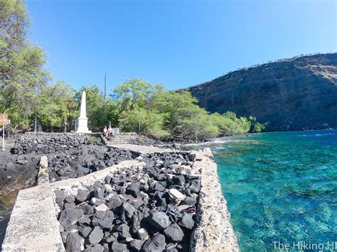 CAPTAIN COOK MONUMENT (KA'A'WALOA) TRAIL--BIG ISLAND