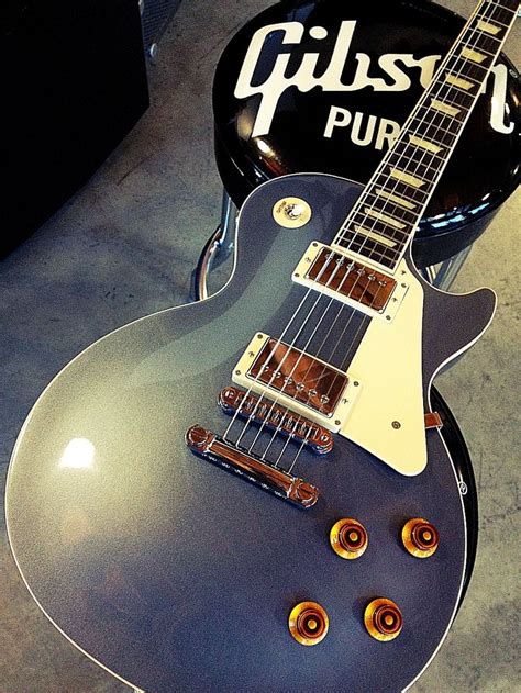 The gorgeous Gibson USA Les Paul Standard electric guitar in Blue Mist ...