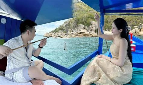 Hot TikToker Phan Thuỷ Tiên liên quan đến hơn 10 000 chai nước hoa nghi nhập lậu là ai