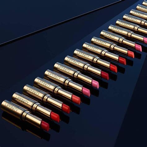 Sólo una capa del Nuevo Max Factor Lipfinity Long Lasting Lipstick es