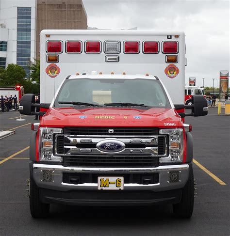 Philadelphia Pa Fire Dept Medic 6 201 Ford F 450 Ambu Flickr