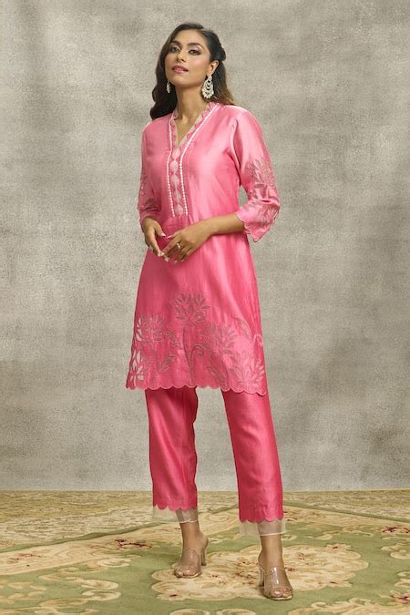 Buy Pink Silk Chanderi Embroidered Floral Cutwork V Neck Kurta And