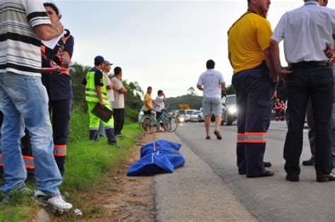 Pedestre Morre Atropelado Por Caminhão Na Br 101 Em Joinville Nd Mais