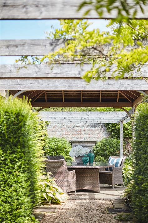 Pergola roof ideas: 10 looks for every style of garden | Homes & Gardens