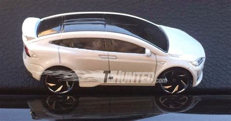 T Hunted O inédito Tesla Model X da Hot Wheels