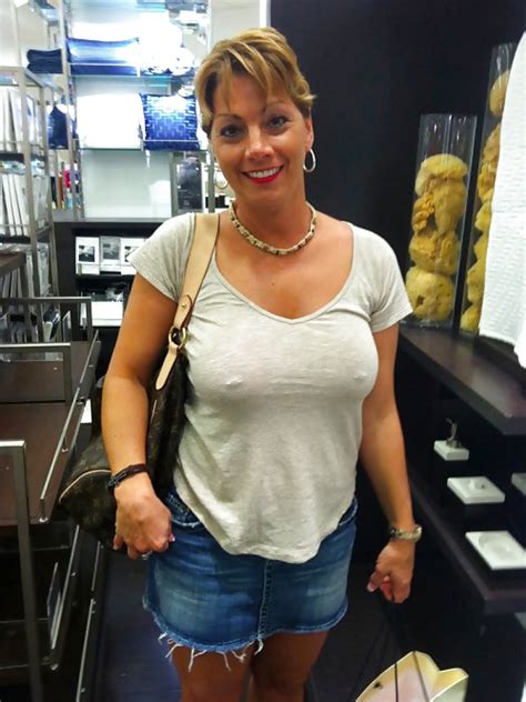 Mature 40 Public Braless Pokies Downblouse 02 Photo 64 67 X3vid