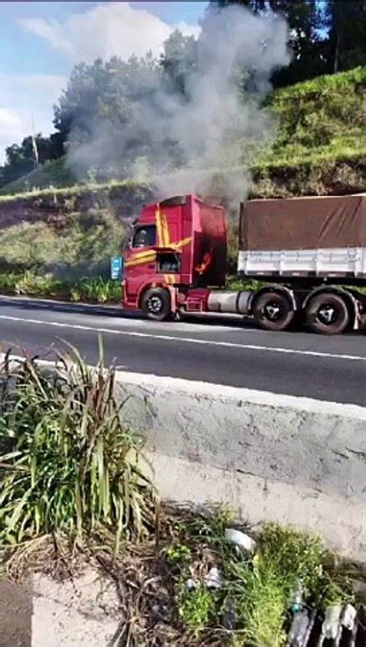 Caminhão pega fogo na BR 376 em Mauá da Serra Vídeo Dailymotion