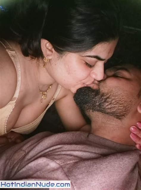 Nude Images Of A Sex Hungry Tamil Auntie Hot Indian Nude