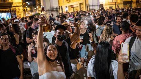 Creus Que Els Macrobotellots Desapareixeran Despr S De La Pand Mia O