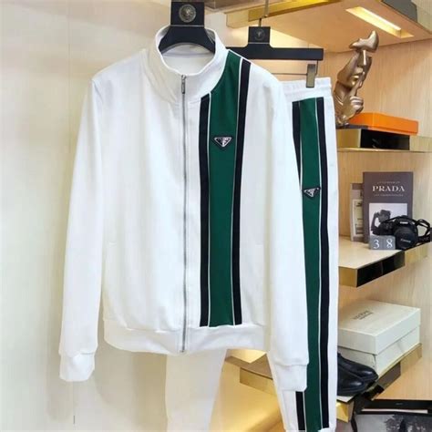 Костюм спортивный Prada - купить с доставкой по выгодным ценам в ...