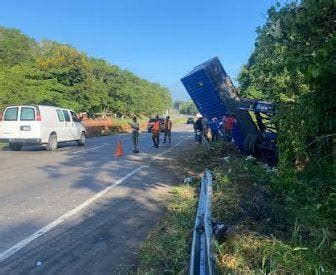 Accidente Patana Y Jeepeta Se Deslizan Por Barranco En Autopista Duarte