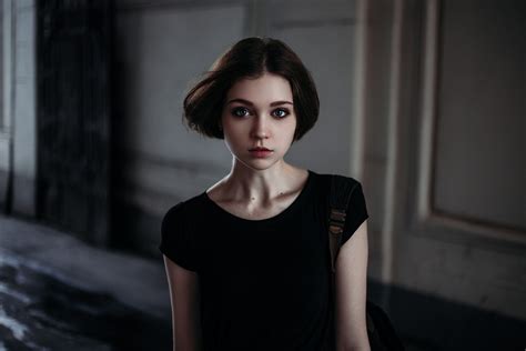 Short Hair Brunette Model Looking Away Face Urban Ivan Proskurin Olya Pushkina Women