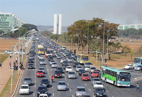 Cada vez mais velha frota nas ruas está perto de 11 anos de uso